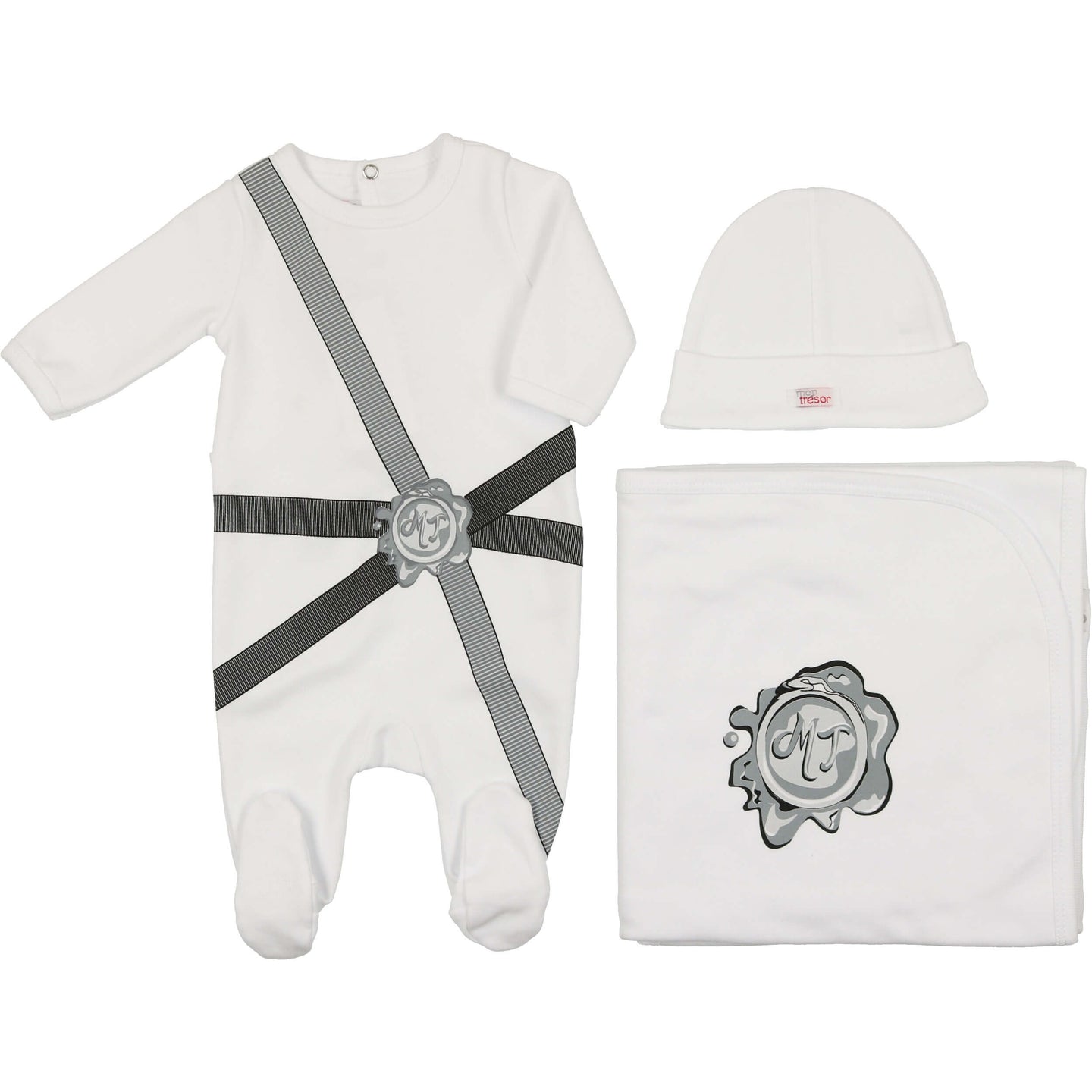 Sealed with a Kiss Layette Set